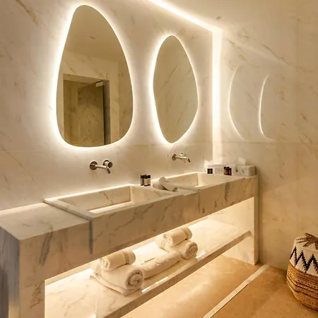 νumi Boutique