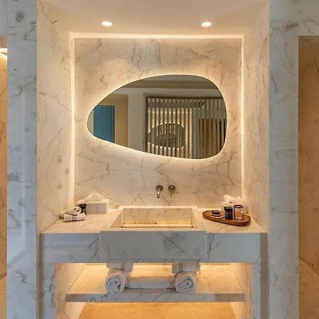 νumi Boutique *