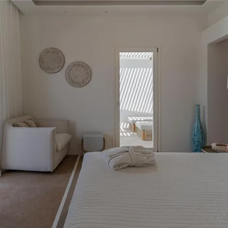 νumi Boutique Hotel