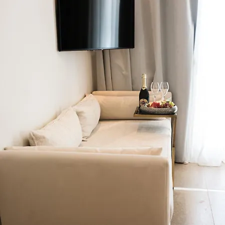 νumi Boutique *