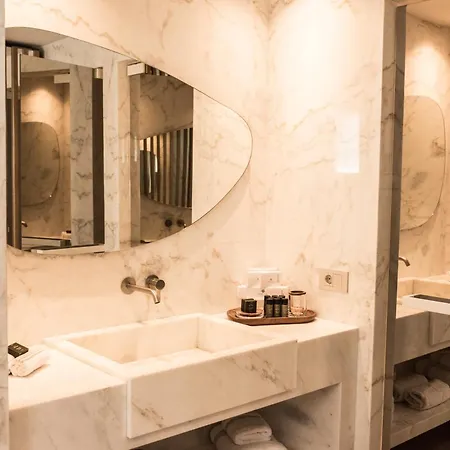 νumi Boutique Mykonos Town