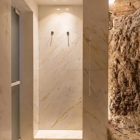 νumi Boutique Hotell