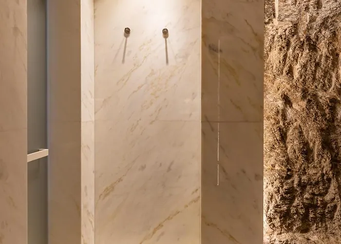 νumi Boutique Hotel